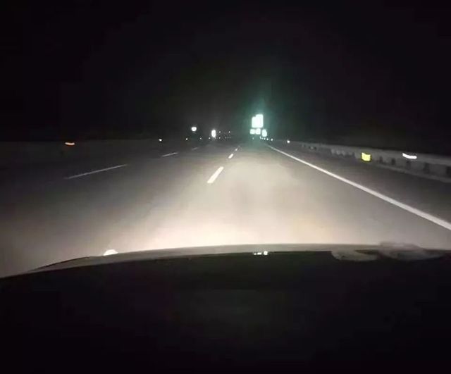 晚上跑高速该注意什么怎么开车更安全