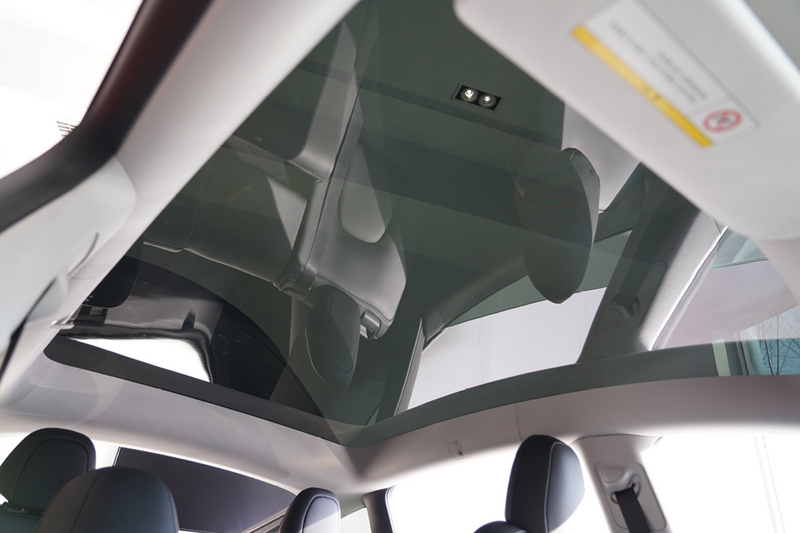 价格之外仍有亮点可说到店体验国产特斯拉modely