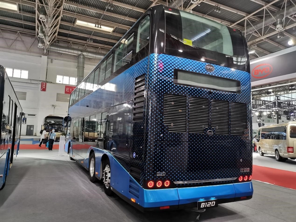 展车型号为byd6120bd1ev1型,整车尺寸12200 ×2550 ×4200mm,轴距5650