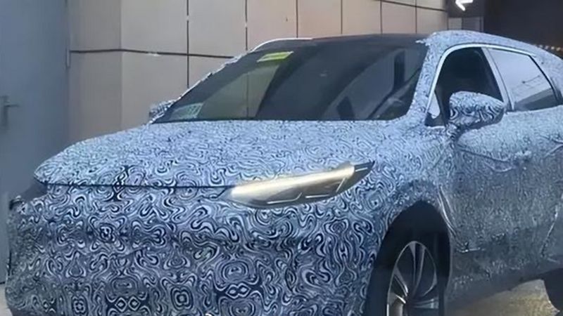 续航达700km比亚迪海狮路试谍照曝光