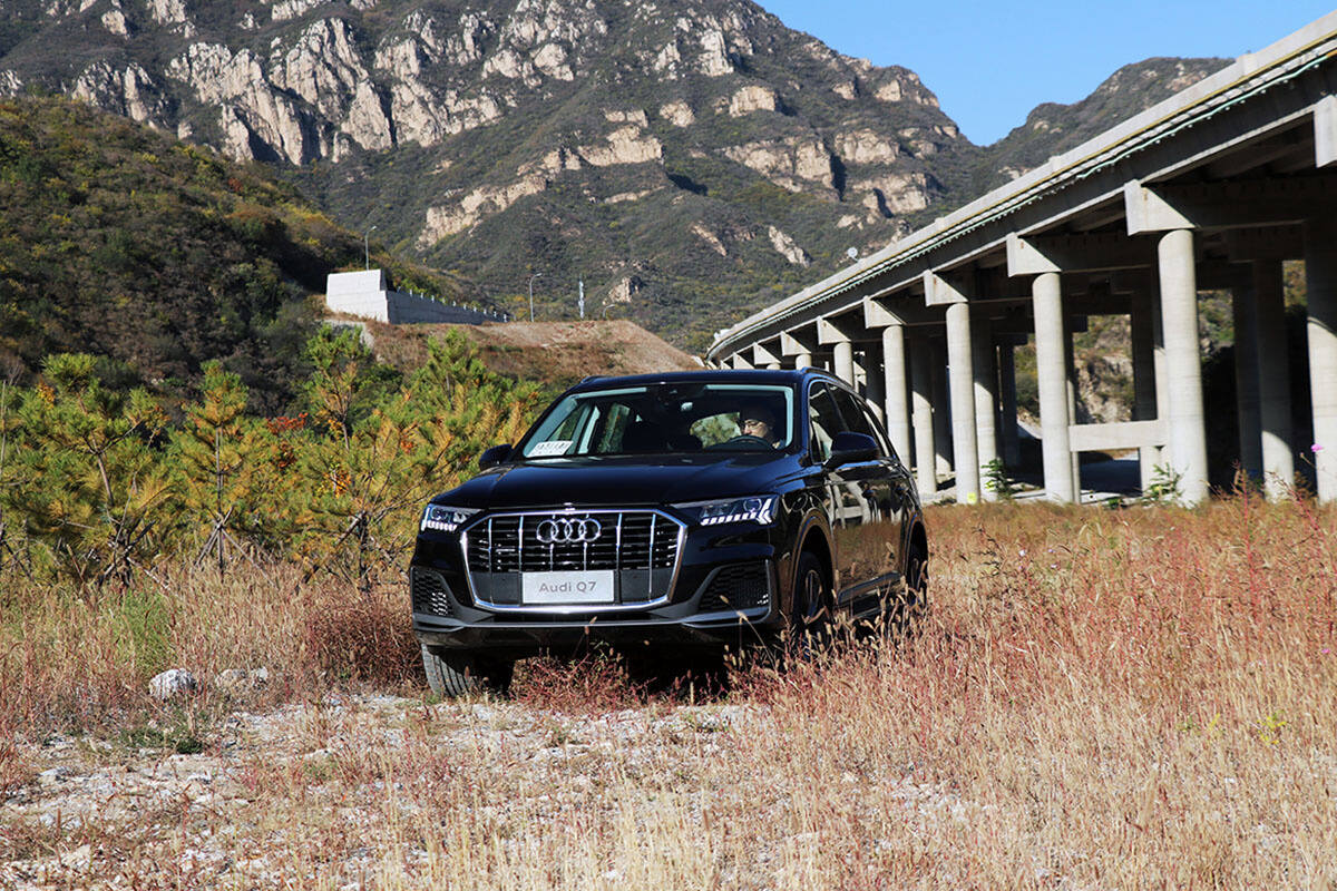 标配quattro 全新奥迪q7能带你"跨过山河大海"
