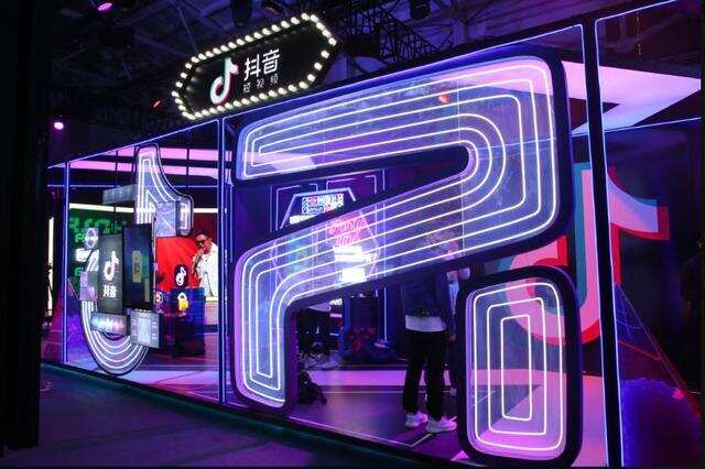 荣威国潮红人馆实力演绎双标下的智慧出行