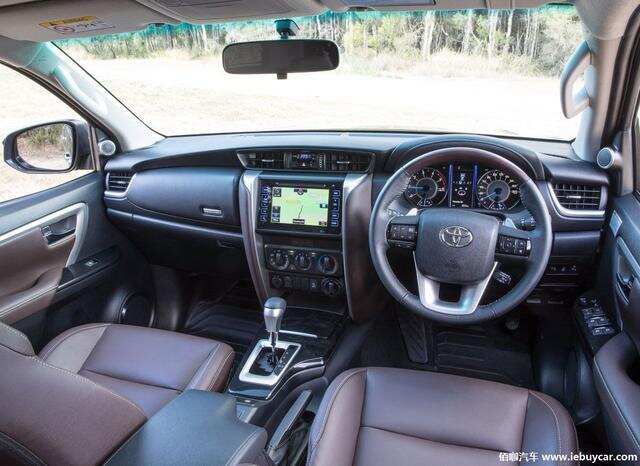 外观凌厉凶悍新款丰田fortuner官图非承载式车身可选装四驱系统