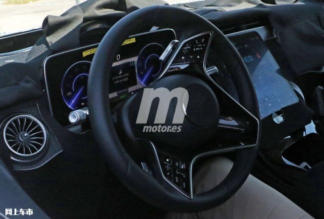 梅赛德斯-奔驰EQS SUV曝光垂直大屏/3级自动驾驶-图1