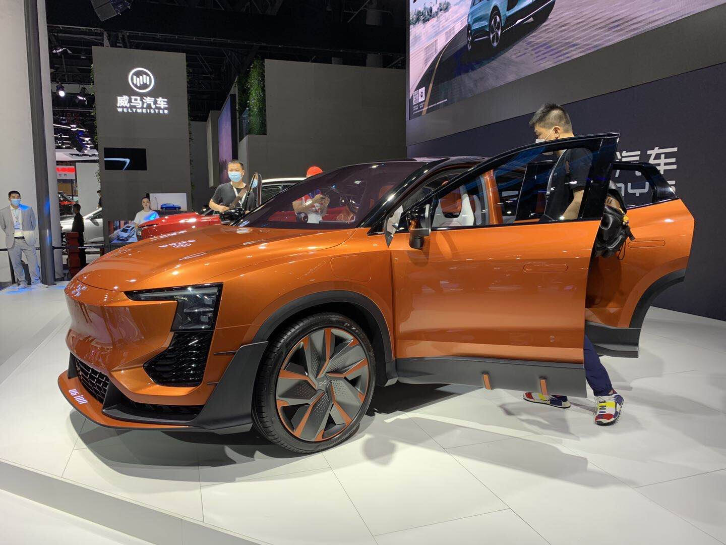 2020成都车展实拍爱驰u6ion实拍