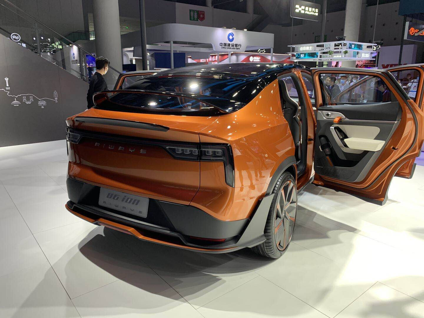 2020成都车展实拍爱驰u6ion实拍