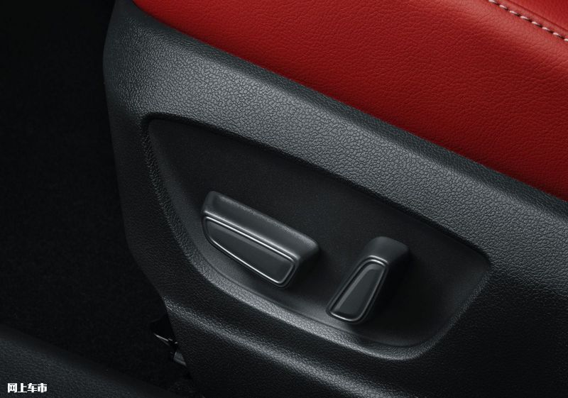 丰田新款凯美瑞正式发布搭2.5L混动/配置更丰富-图7