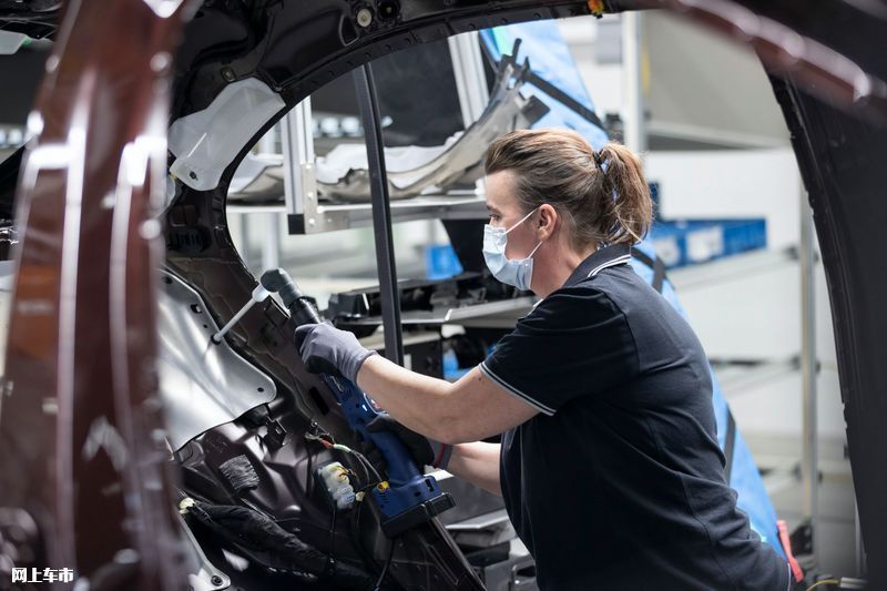 梅赛德斯-奔驰全新S级开启投产年底即将开售-图23