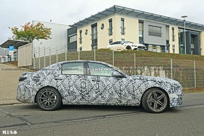 全新梅赛德斯-AMG C63谍照搭3.0T插混/即将亮相-图1