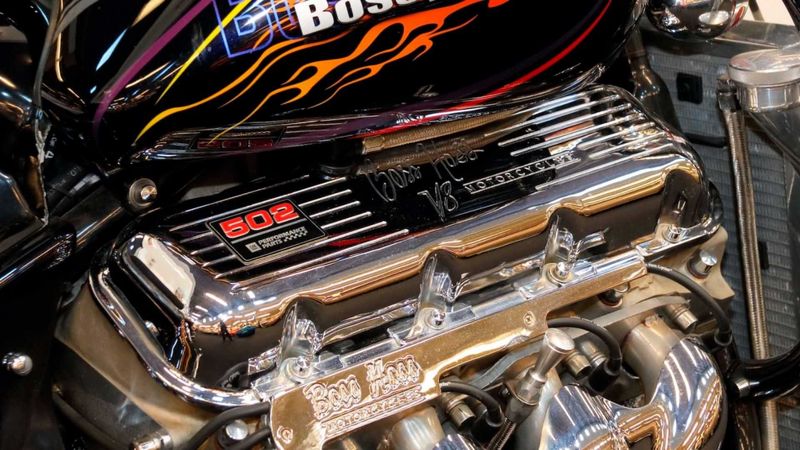 排量超大扭矩磅礴这台v8引擎摩托车静待拍卖