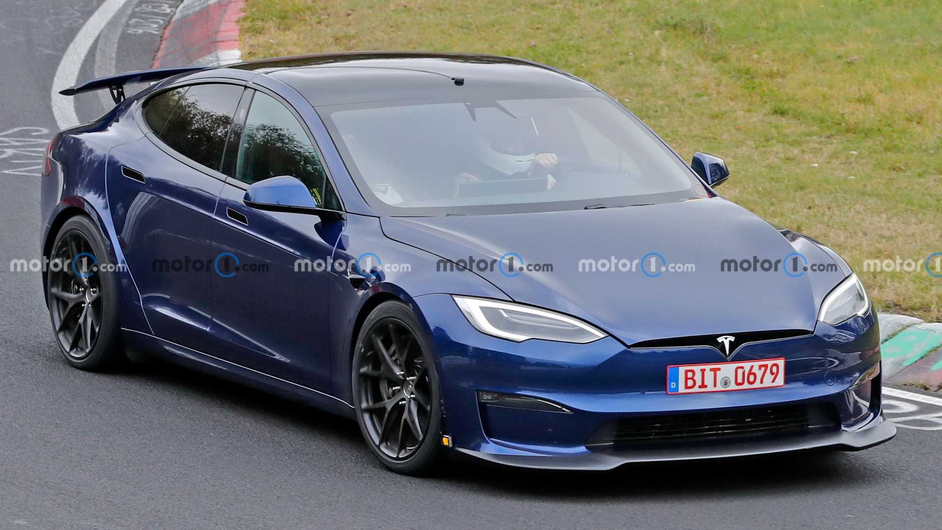 按照官方說法,model s plaid plus版搭載了最大功率超過1100馬力的三