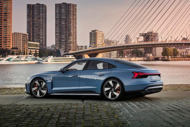 奥迪高性能gt轿跑国内亮相,破百仅需3.3秒