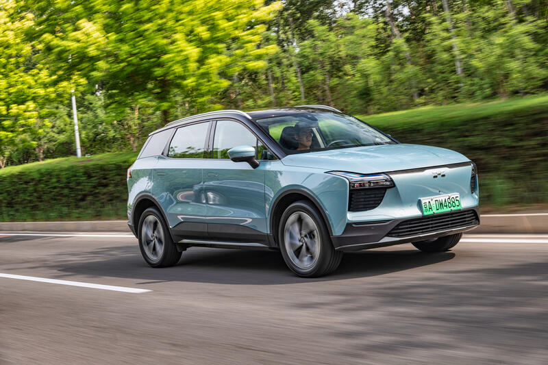 起售1669万元的爱驰u5行驶质感不输modely