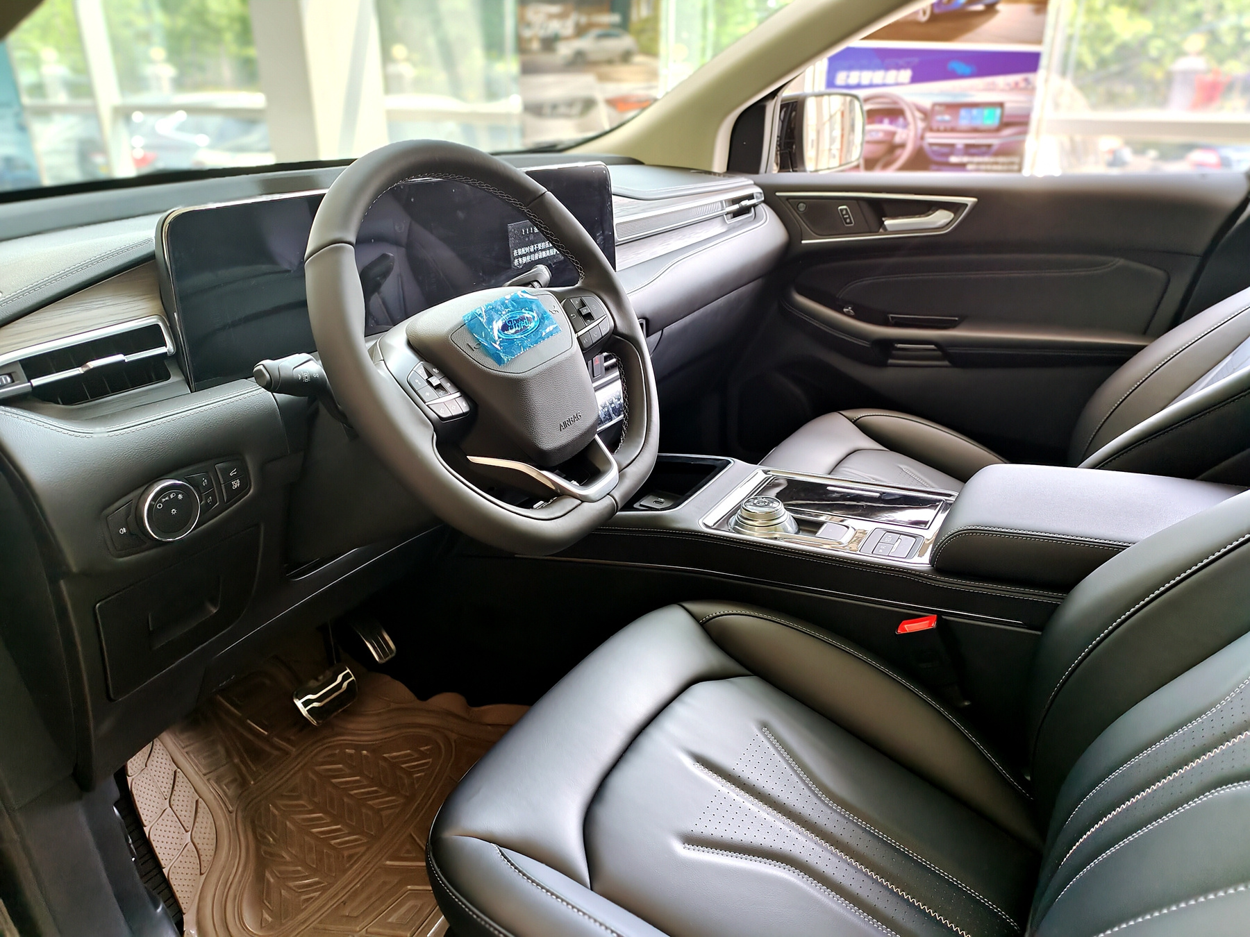 汉兰达劲敌福特锐界plus到店实拍内饰比外形更精致