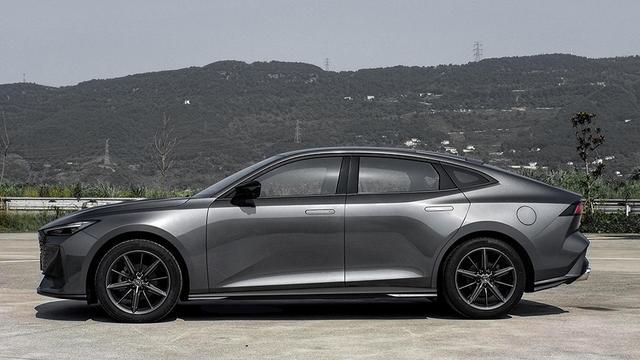 长安uni首款轿车这个3个爆款前的挑战是否搞的定