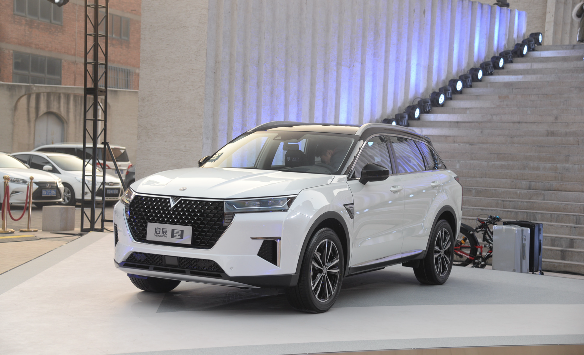 带女王副驾 启辰星新款上市售价13.36万