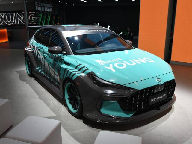 成都车展八大潮改新车威马18秒破百货车还配剪刀门