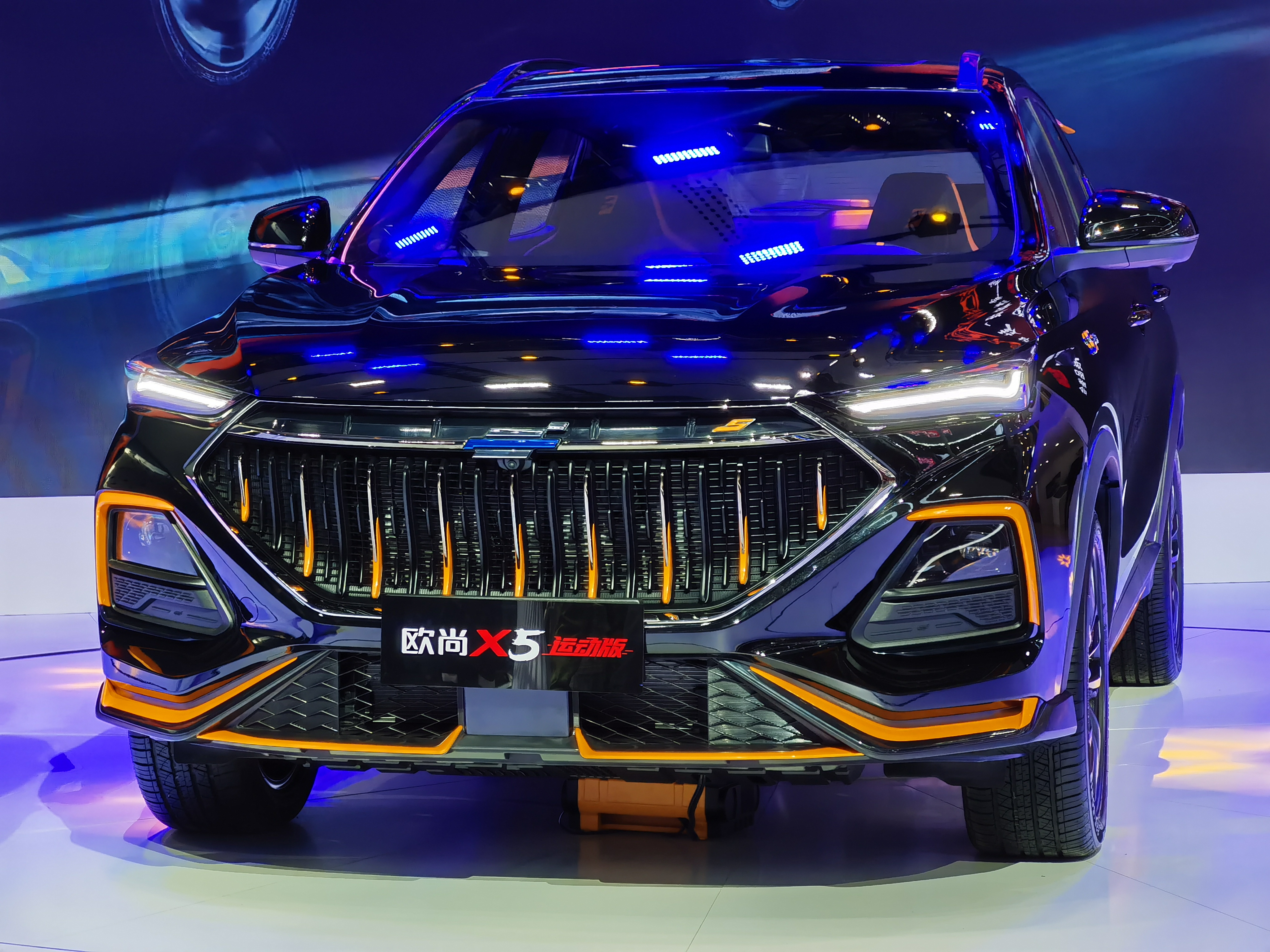 破风滑翔运动尾翼四出赛车型格排气长安欧尚x5运动版来了