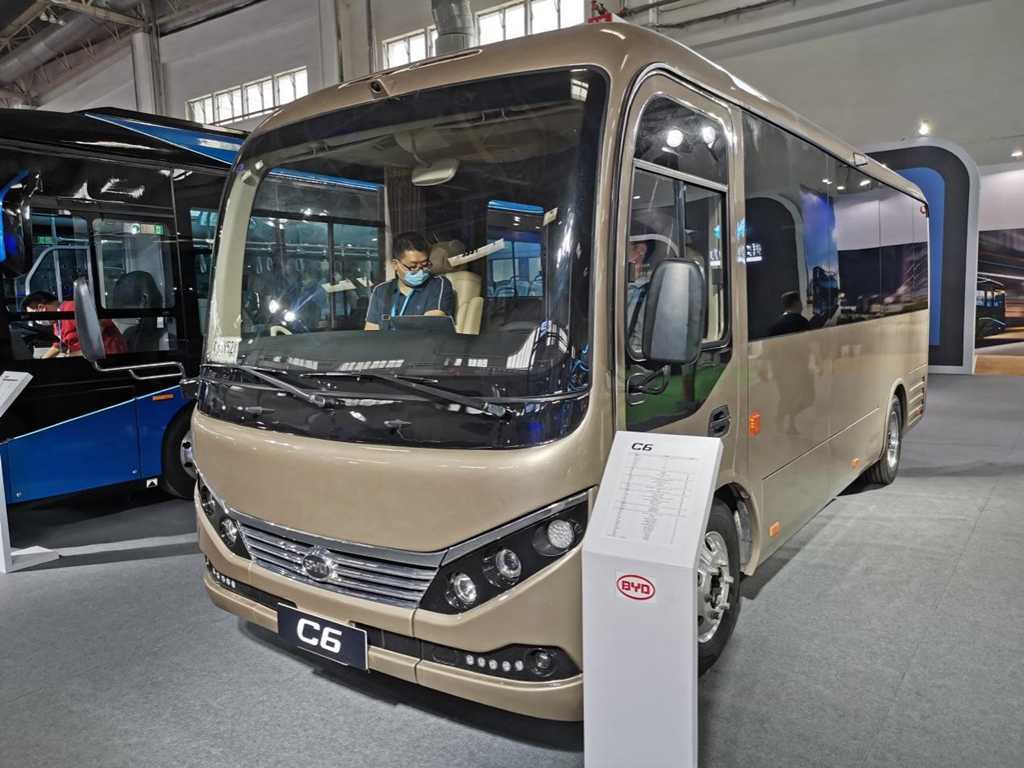 中巴车也可以很豪华——比亚迪c6纯电动客车