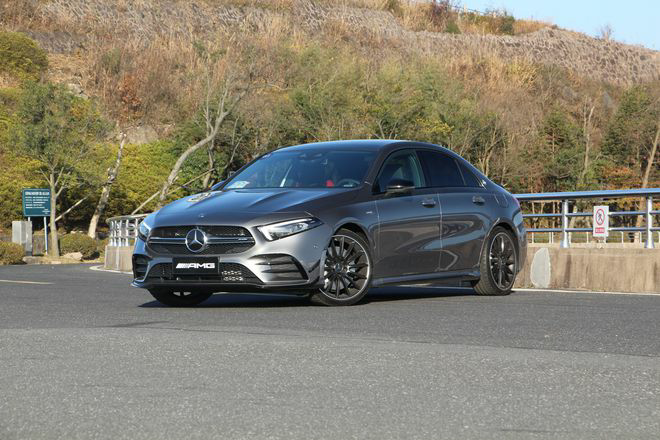 新款奔驰amga35l4matic上市3951万
