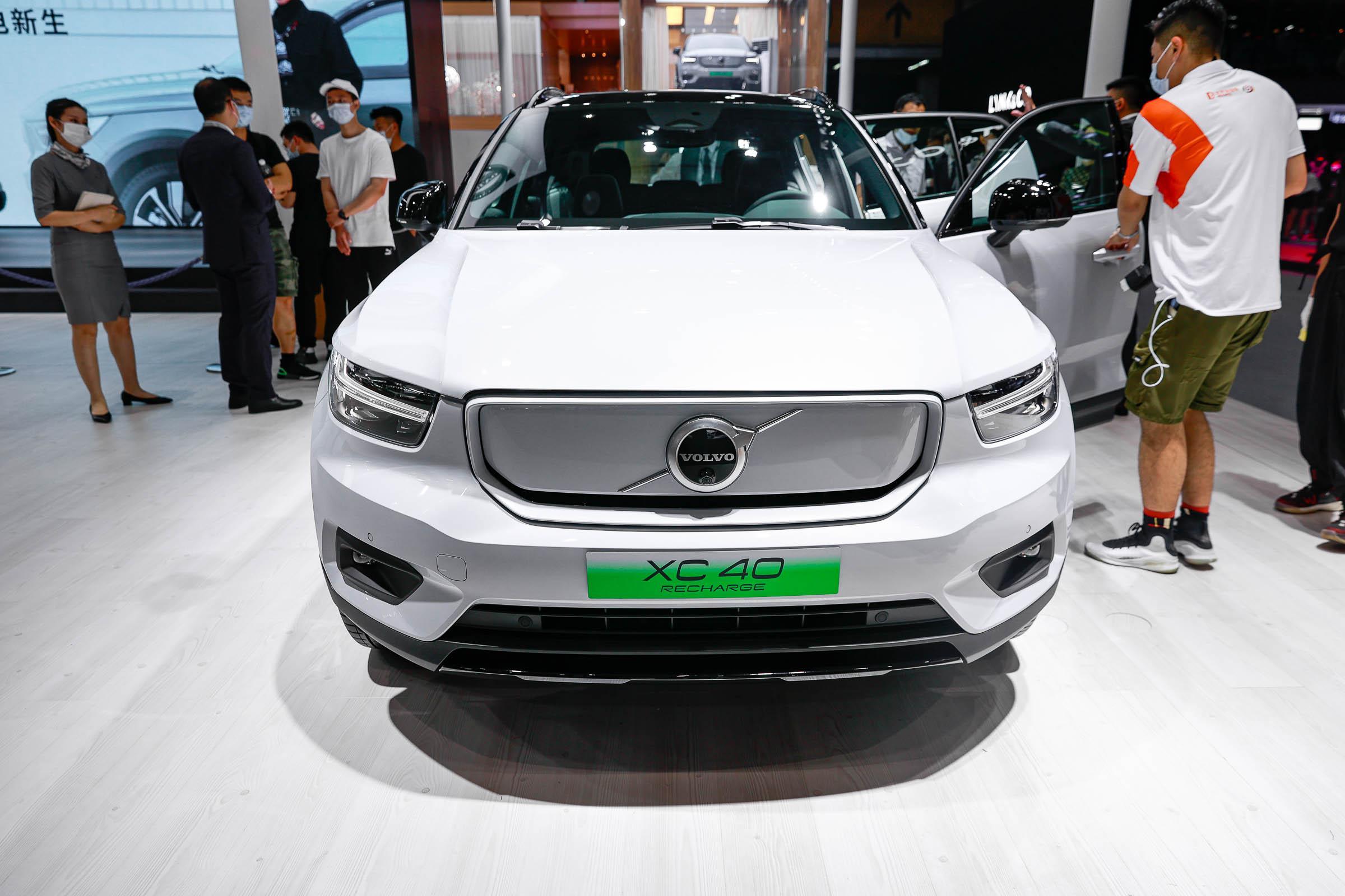 volvo电动车xc40图片