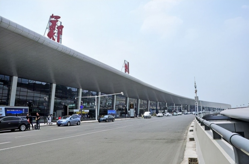 郑州新郑机场停车场收费标准郑州新郑机场停车过夜收费多少