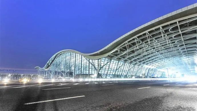 浦东机场停车场收费标准，浦东国际机场t2航站楼停车场一天多少钱