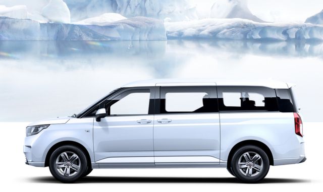 五菱征程新车型正式上市!配双侧移门,提供9座,售6.98万起