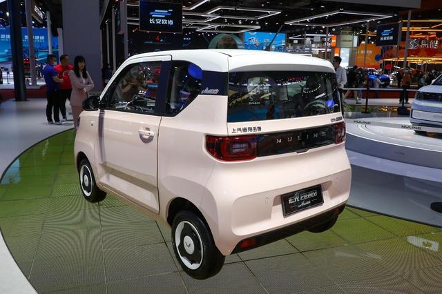 便宜又好停車的微型電動車怎麼選 奇瑞qq冰淇淋對比五菱宏光miniev