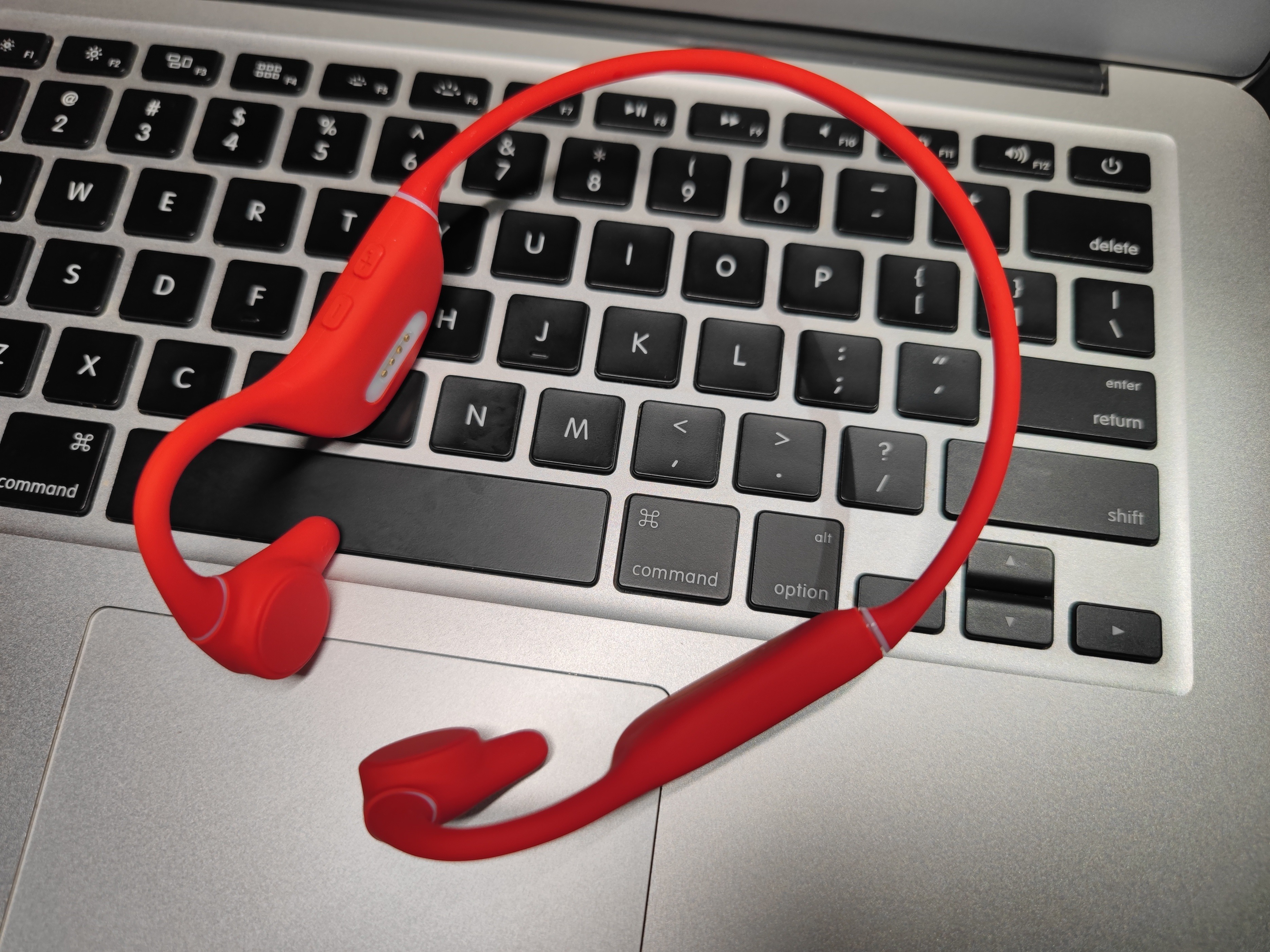 蓝牙5.3加IPX8的无线蓝牙耳机你见过? 耳机的顶级配置,潜水也能用