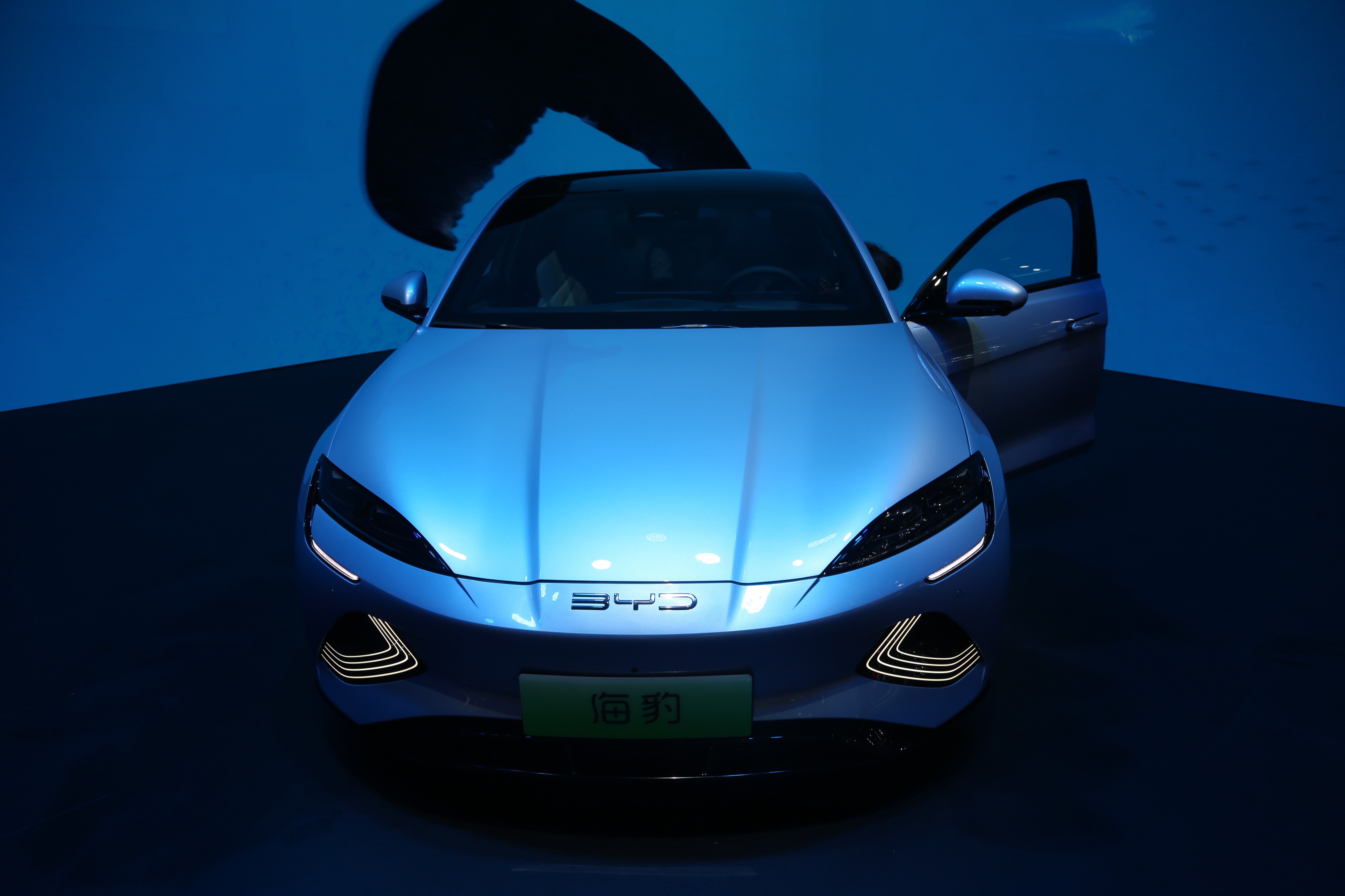 比亚迪海豹纯电轿跑2022广州国际车展实拍