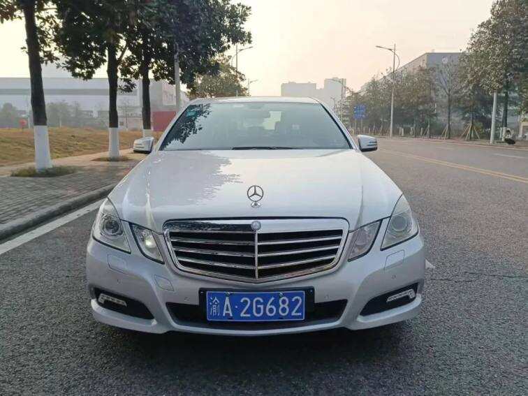 威风凛凛老奔驰e260cgi