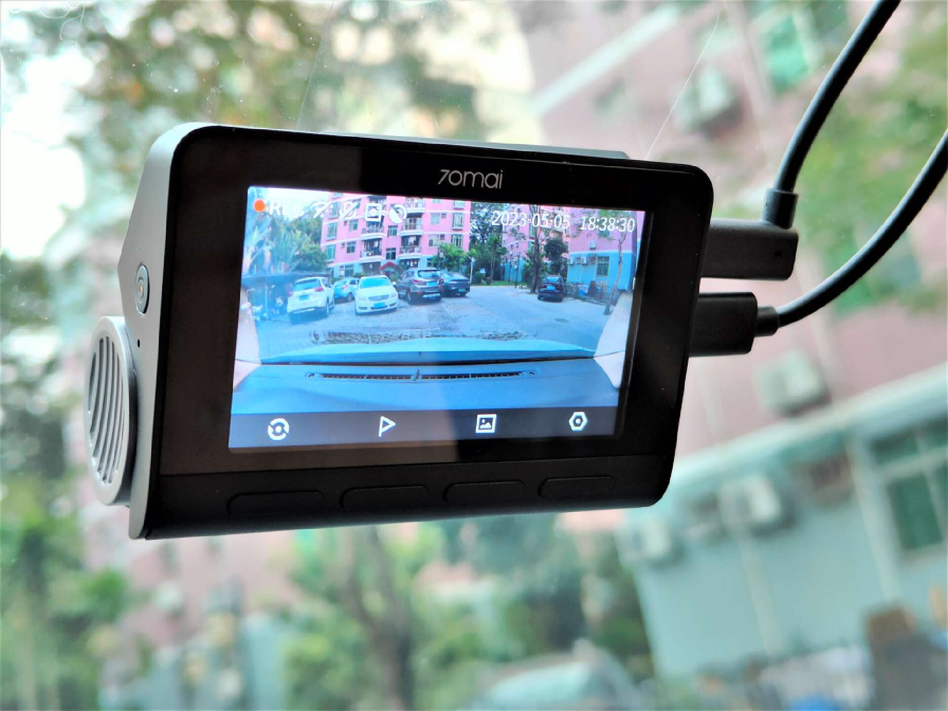 70迈行车记录仪a810发布索尼imx6784k超清硬核守护你的爱车