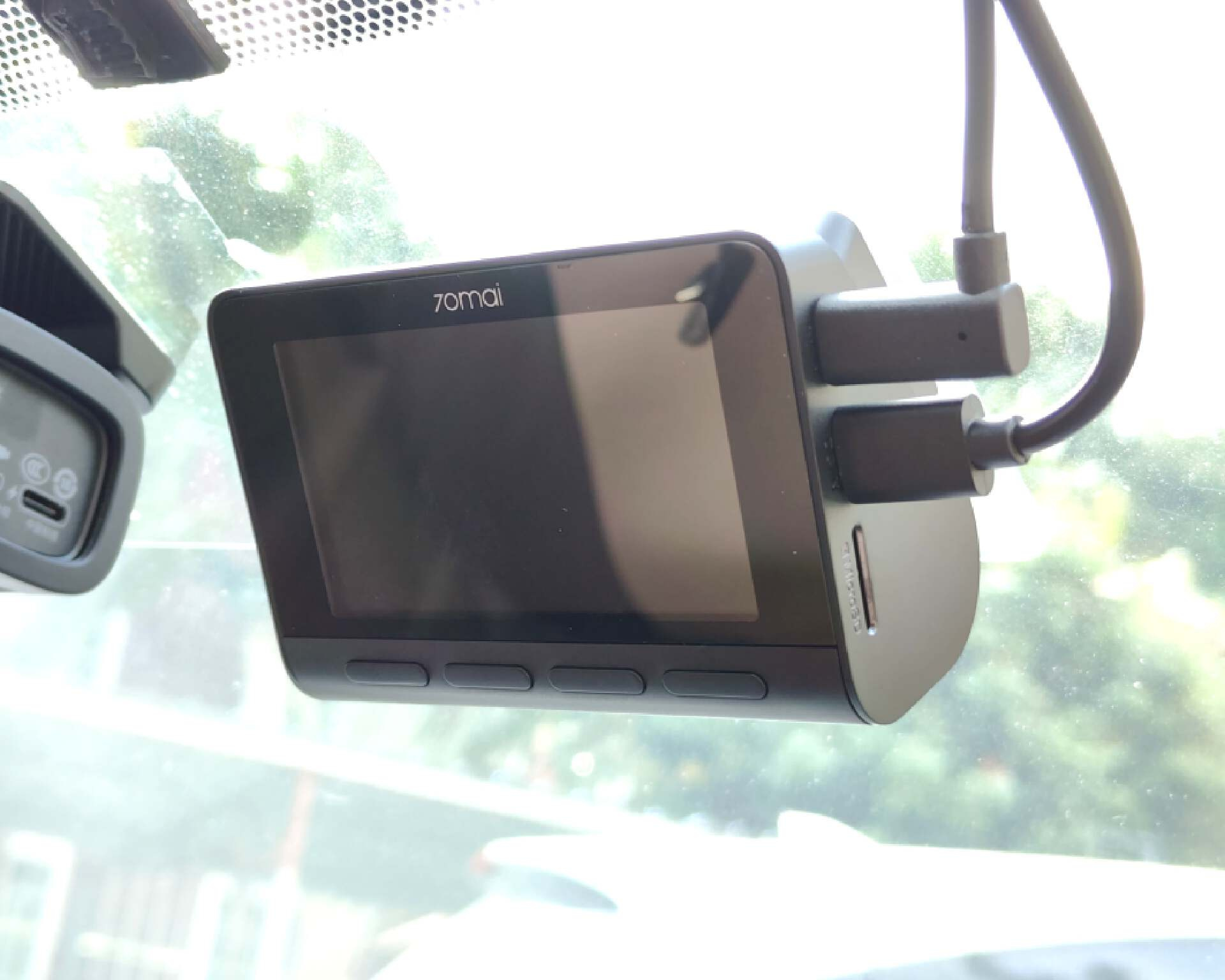 70迈行车记录仪a810发布索尼imx6784k超清硬核守护你的爱车