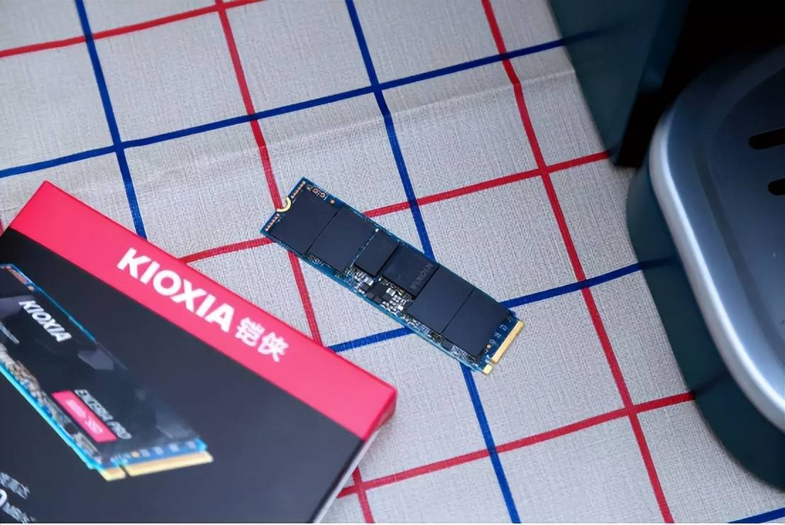 原厂颗粒 质保五年 独立缓存,铠侠se10 1tb pcie4.