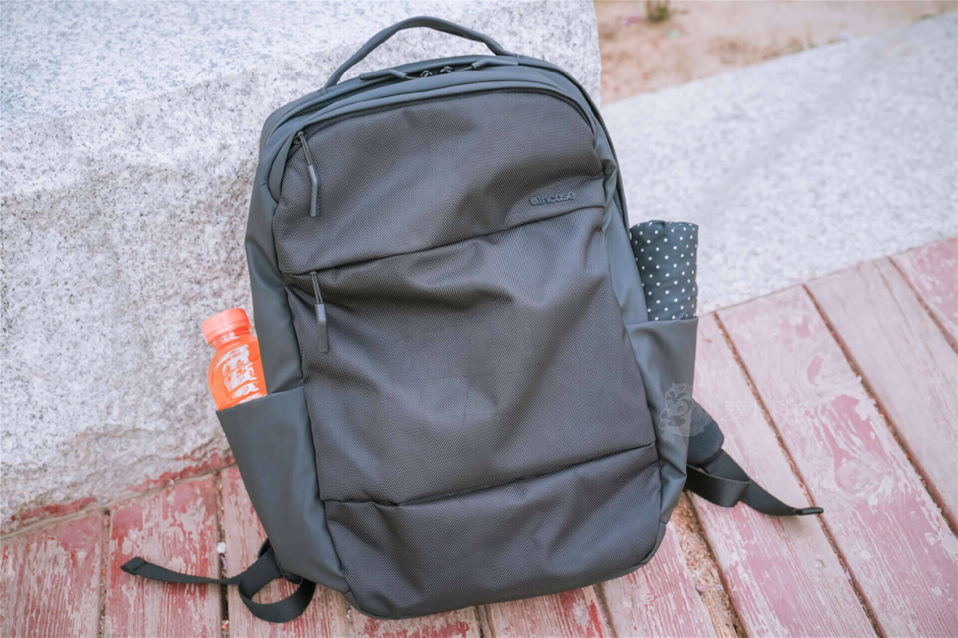 弹道尼龙造不坏incase系列16英寸都市通勤背包升级款使用体验