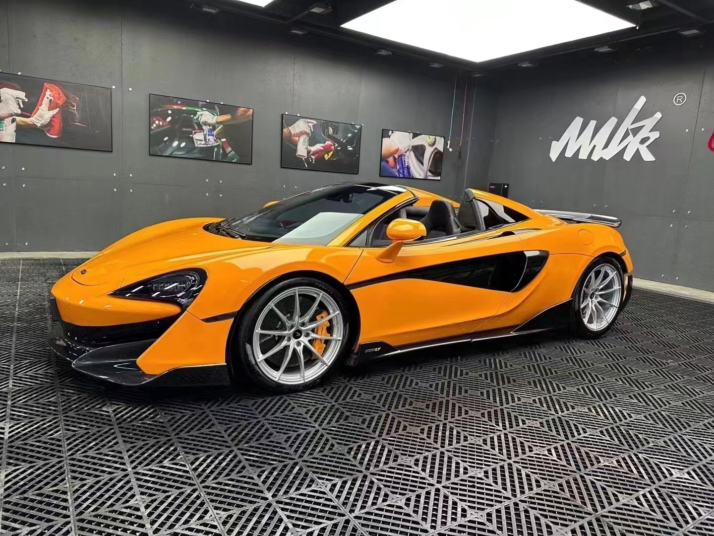 喷火娃迈凯伦600ltspider