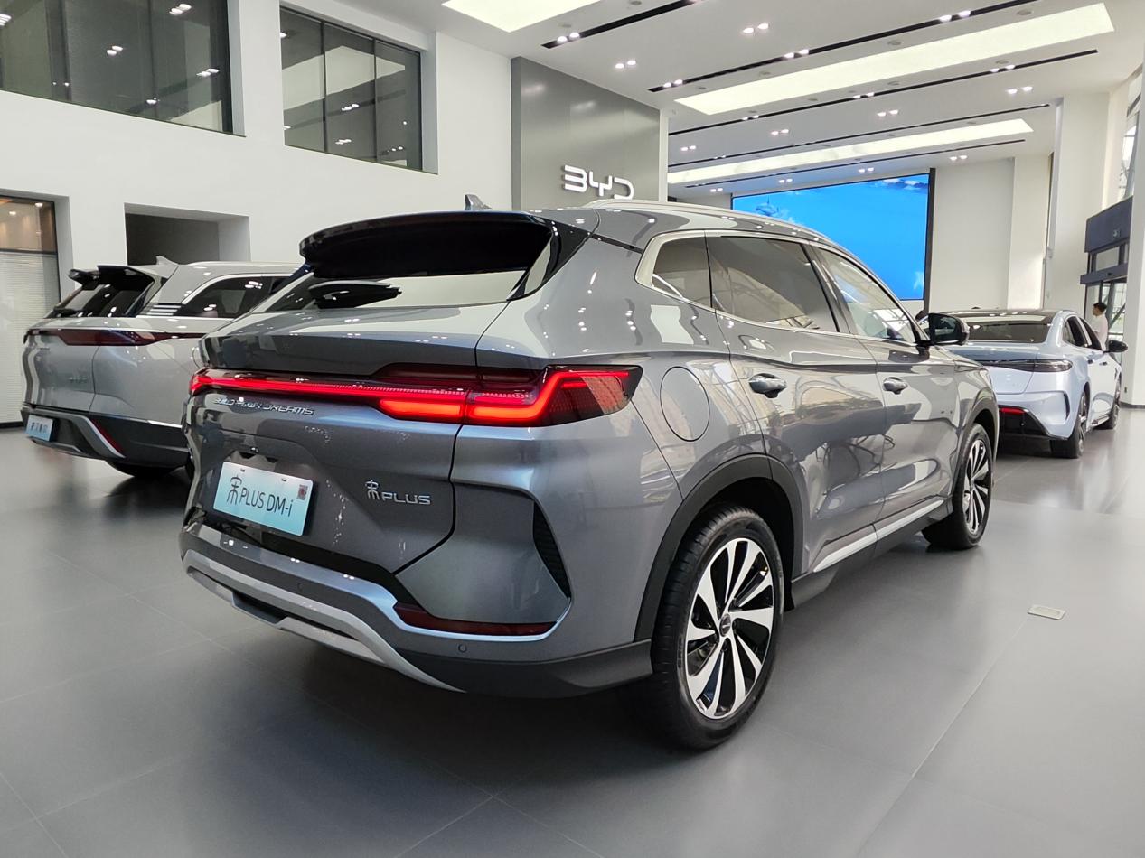 探店比亚迪宋plusdmi冠军版我只想说太酷啦