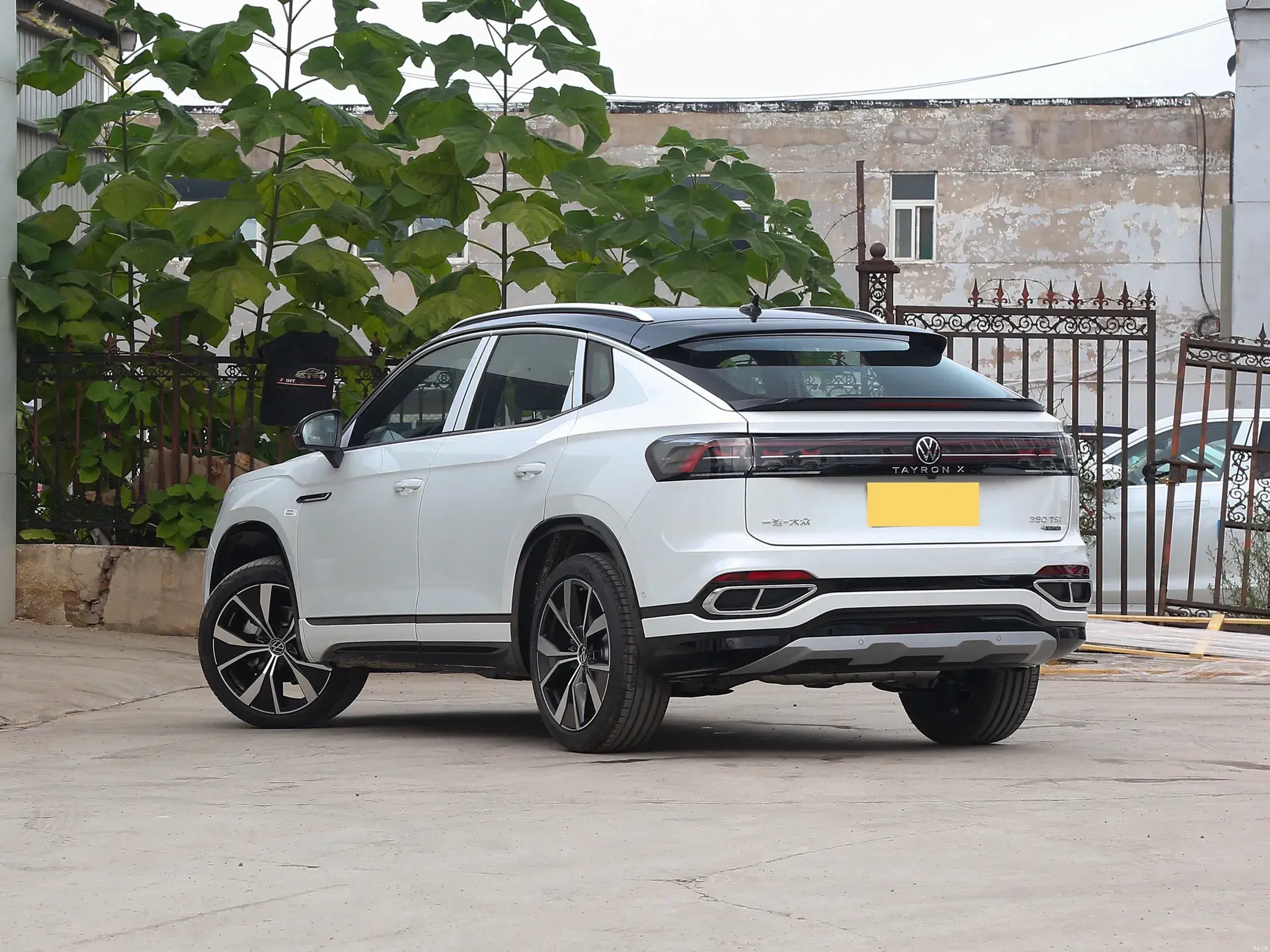 来自德系b级suv运动豪华兼备还是掀背造型解读大众探岳x