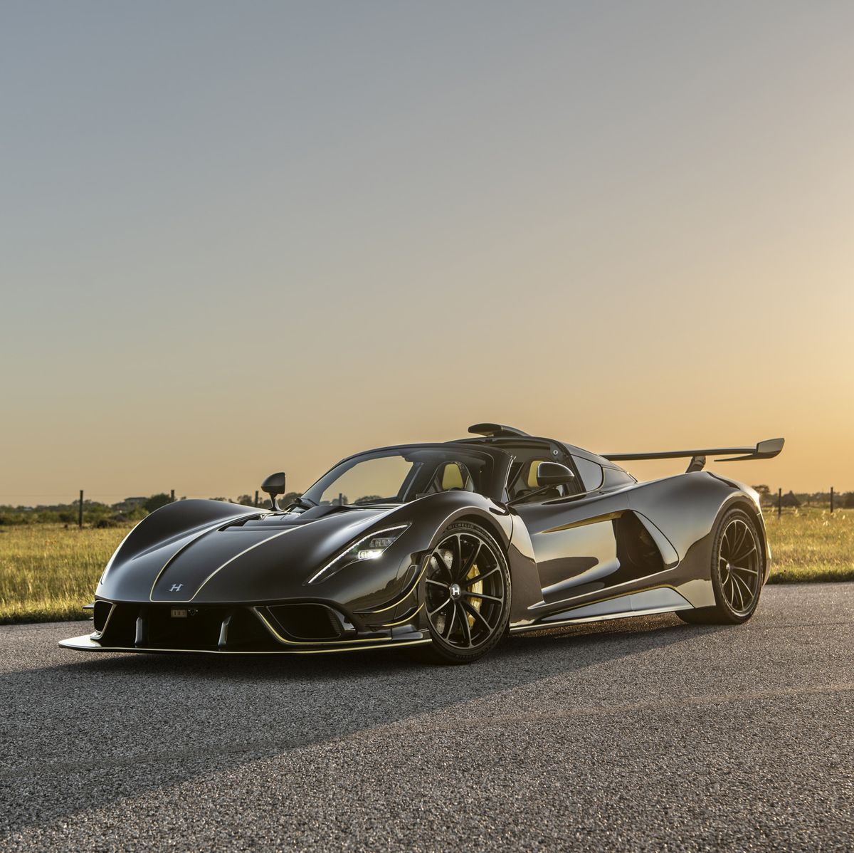 venom f5 revolution 跑车全球限量12辆 售价300万美元以上-车市号