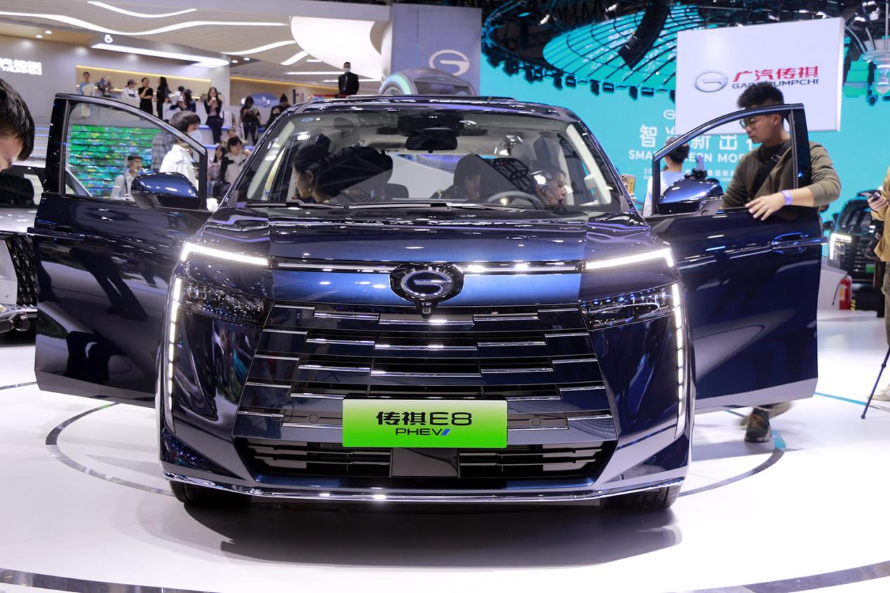 在今年的广州国际车展上,广汽传祺又推出了一款全新mpv车型