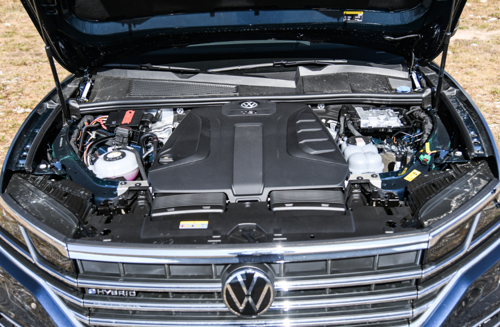 出场就尴尬新款大众途锐r该以什么方式入华