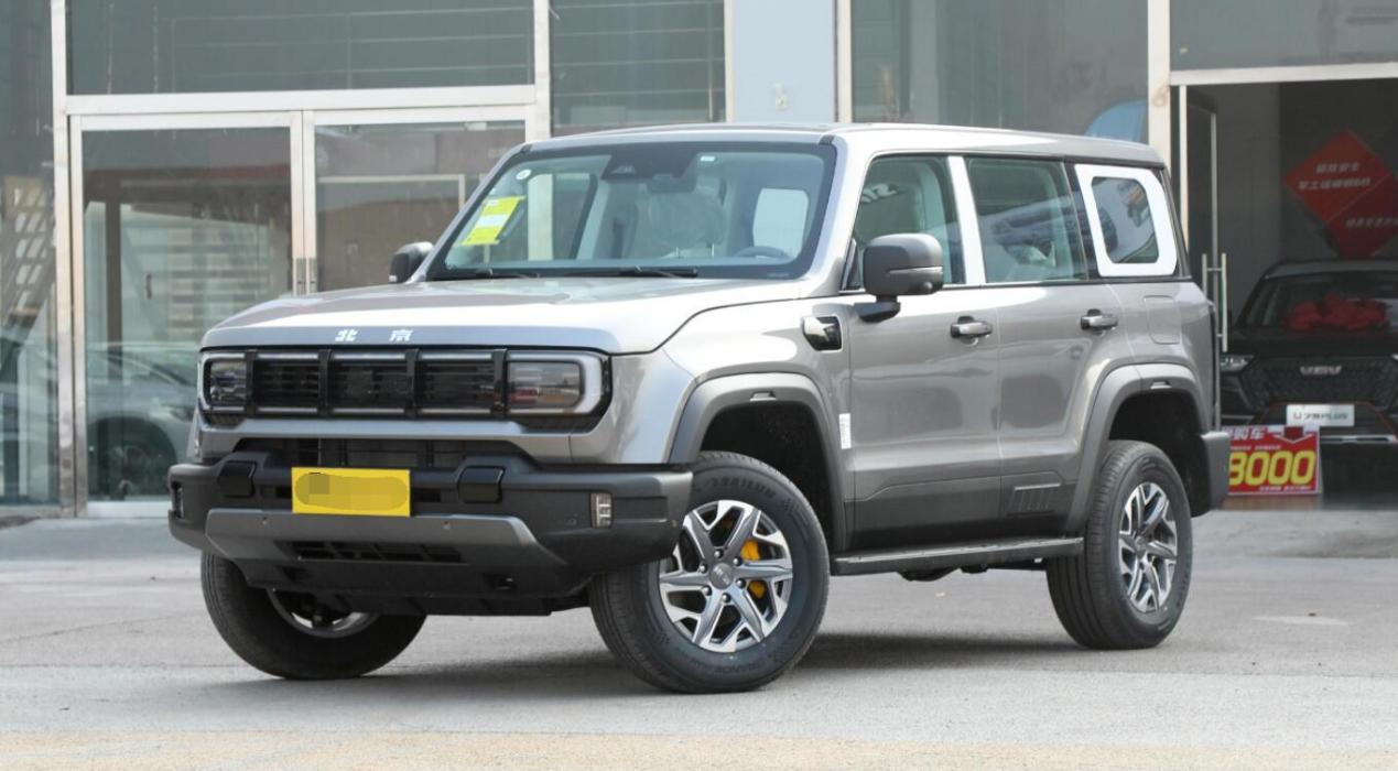 无边框车门加分体式尾门还有8155芯片全新bj40城市猎人版来了