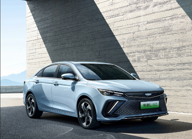 新能源赛道的吉利新星:帝豪l hip,实力究竟有多强?-