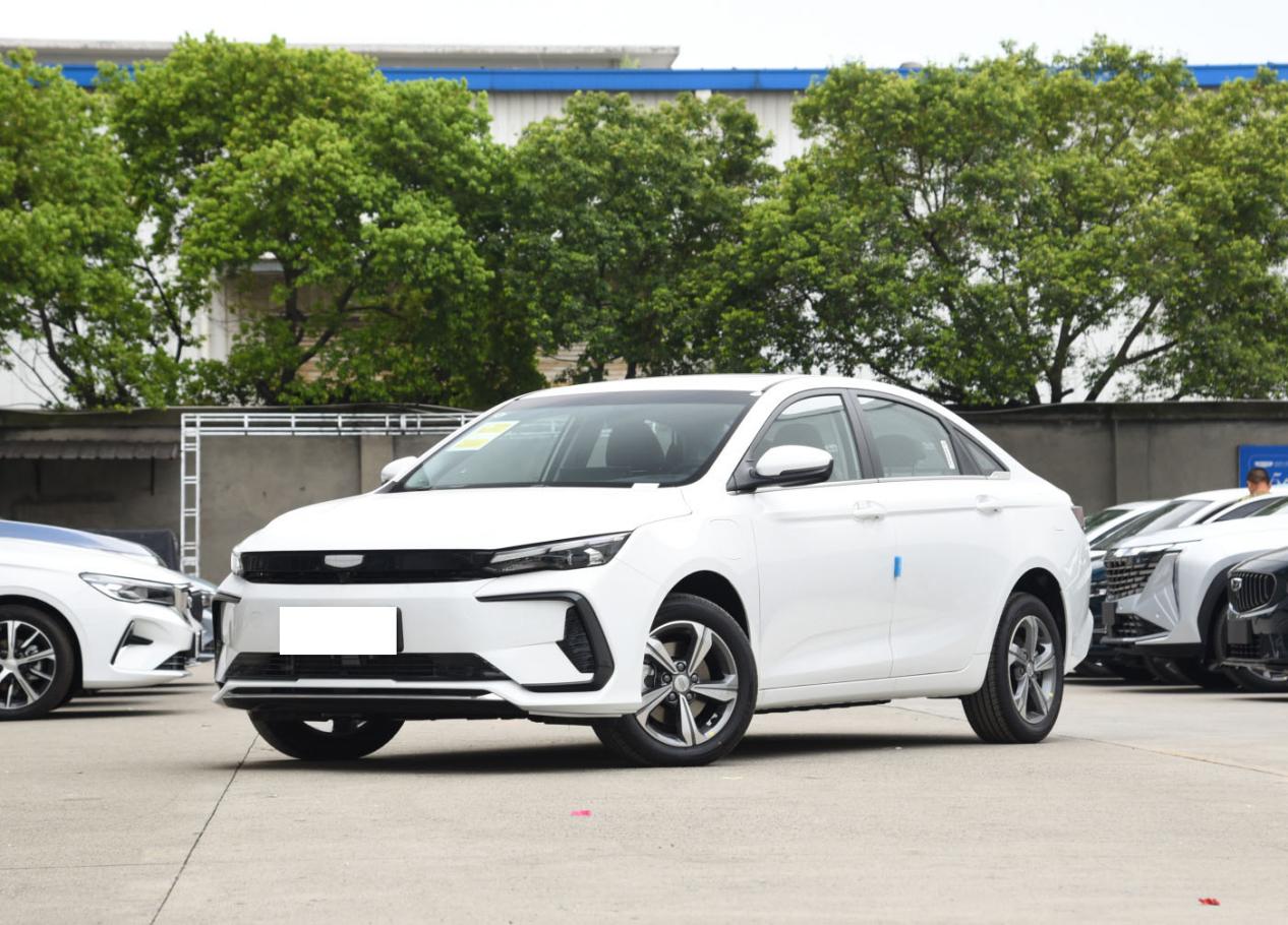 入门价下调2万元吉利帝豪lhip龙腾版上市售价898万起