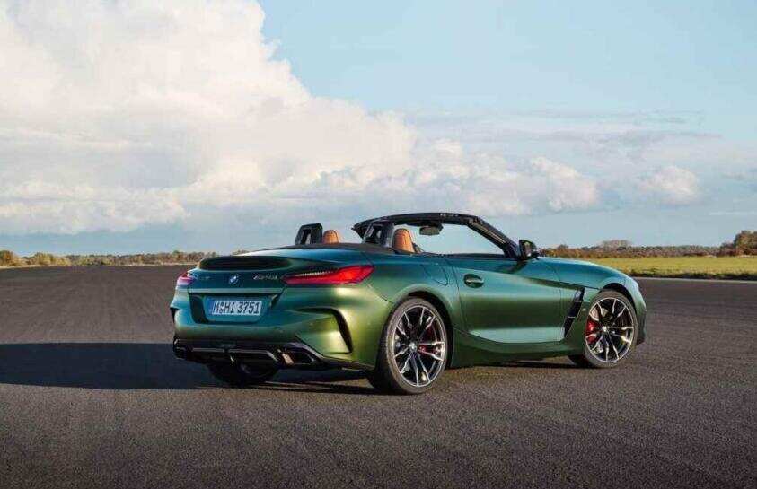 中文名叫激昂宝马z4m40i手动挡北美约7万美元起售