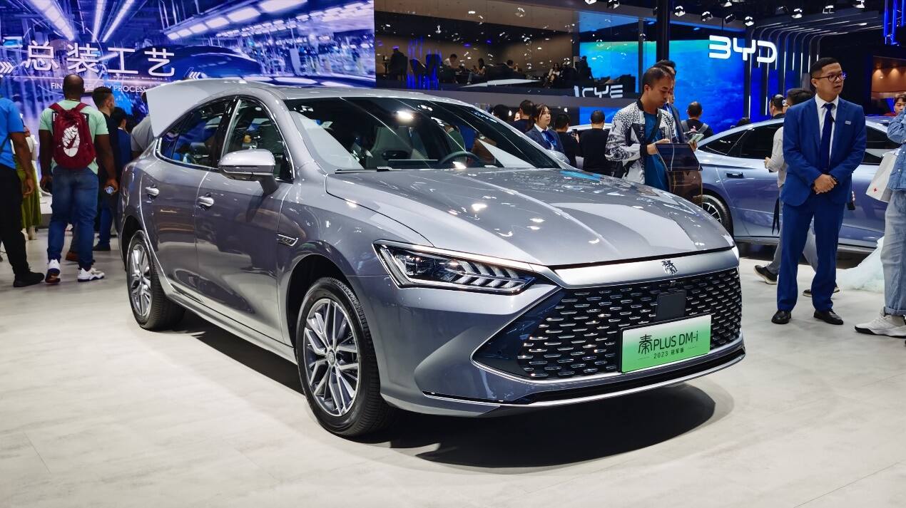 798万起比亚迪秦plus荣耀版上市配置是否缩水