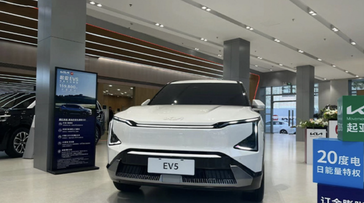 全新起亚k4官图颜值有了就看实力了