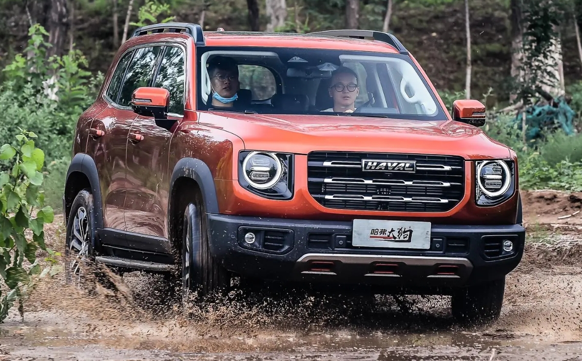 车只是纯城市型的取向,那么哈弗大狗作为一款也是定位轻越野的城市suv