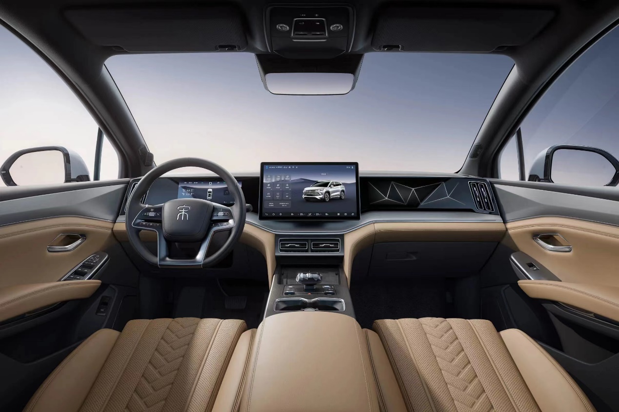 比亚迪宋l dm-i内饰配置曝光,价格呼之欲出